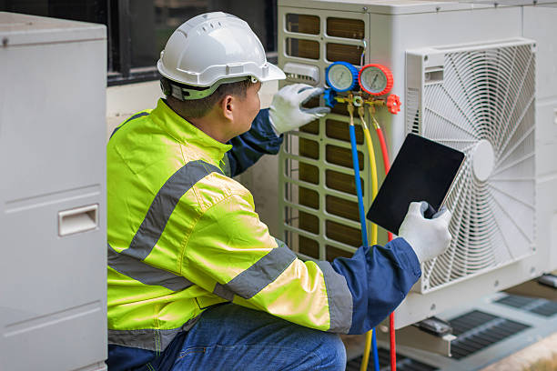 Professional Emergency Hvac technician working in Pineville, NC
